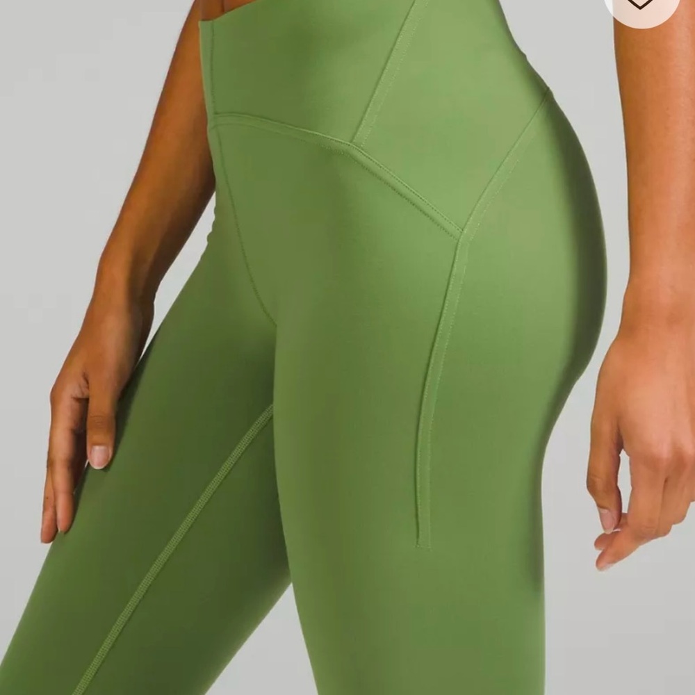 Lululemon InStill High-Rise Tight 25" size 6
Green Foliage NWOT